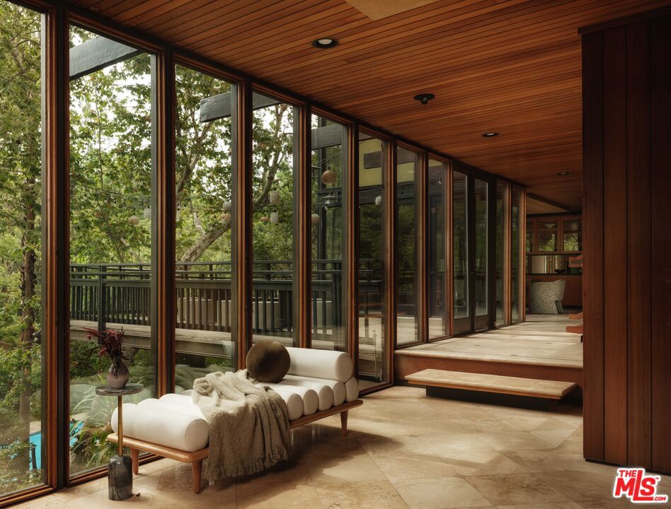 954 Hillside Terrace