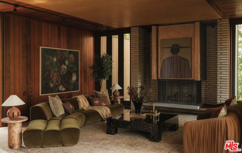 954 Hillside Terrace