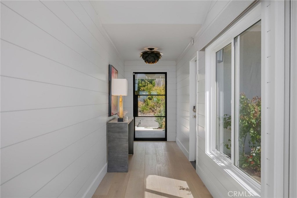 609 Avenida Teresa