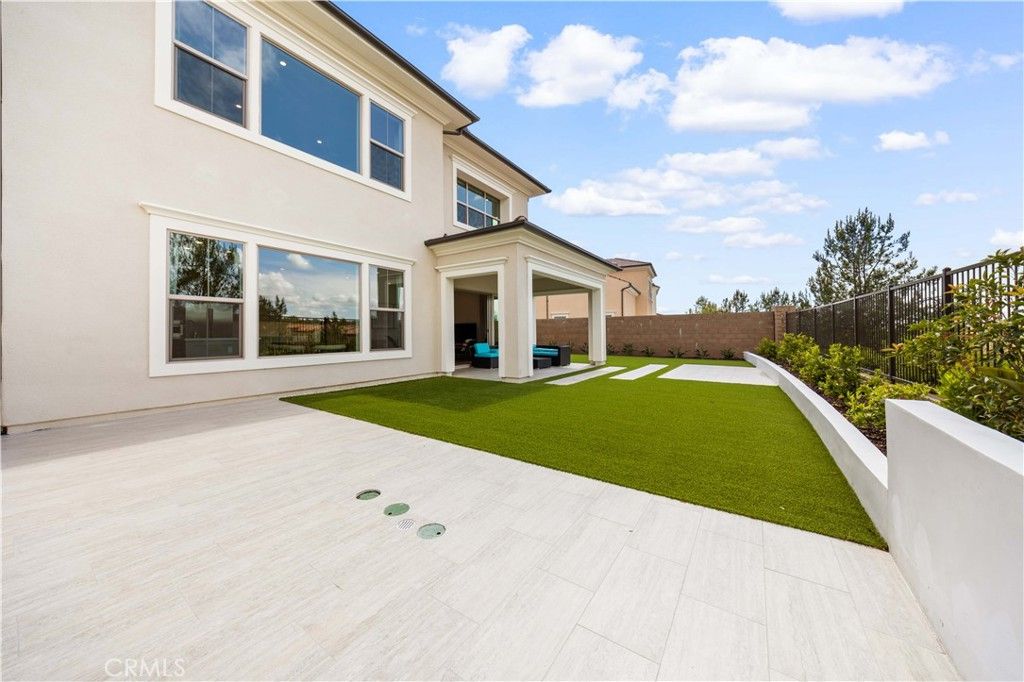 listing image 130723682908694420481