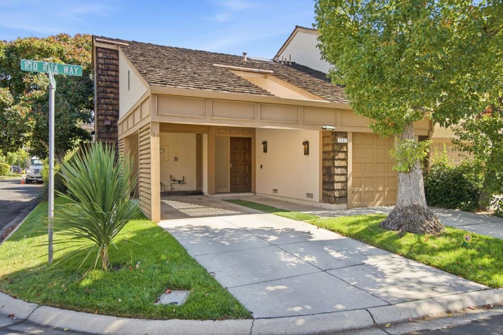 4762 Rio Rita Way