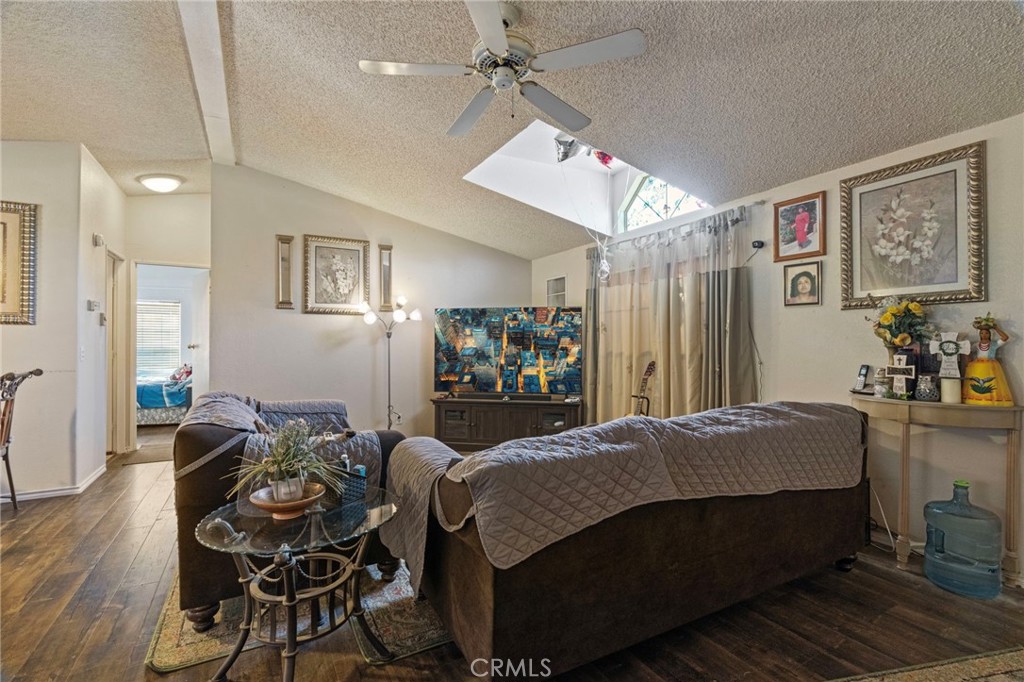 11676 11676 Acanthus