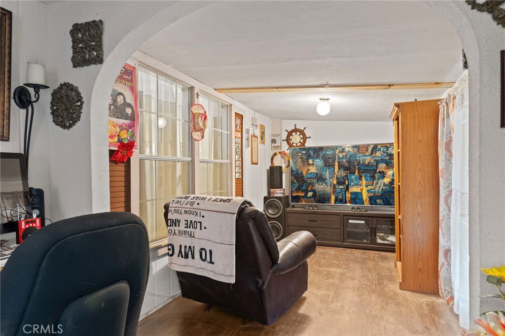 11676 11676 Acanthus