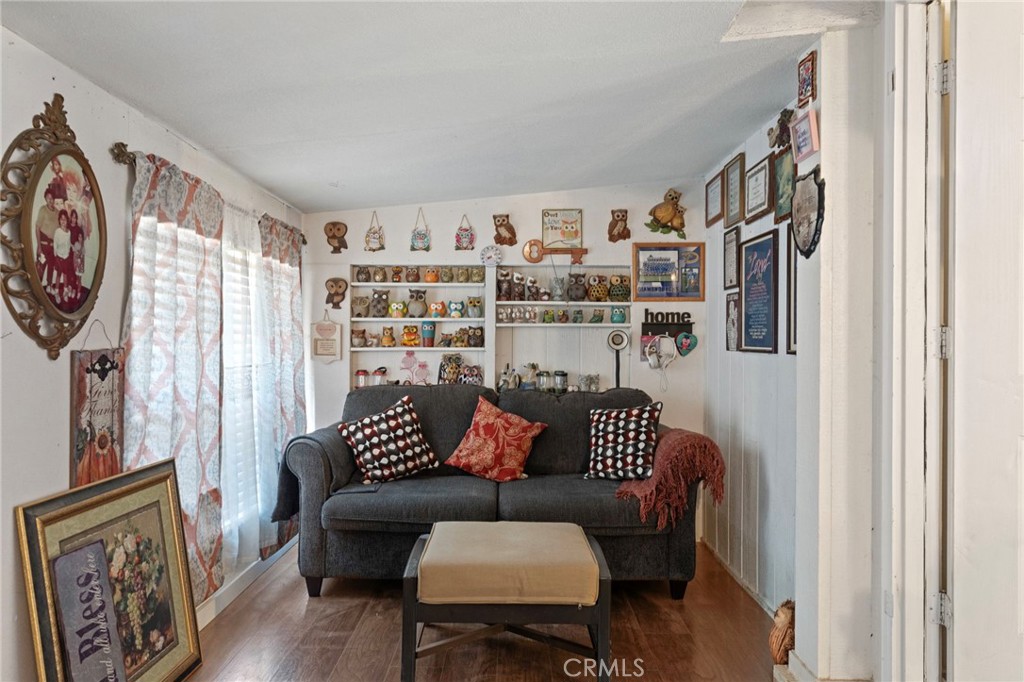 11676 11676 Acanthus