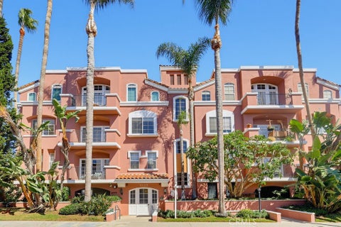 Photo of 1522 S Saltair Ave AVE #206, Los Angeles, CA 90025 (MLS # SB26220490)