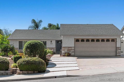 Photo of 13329 Olive Meadows Dr DR, Poway, CA 92064 (MLS # 260021417SD)