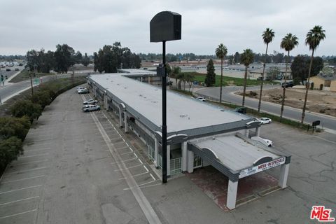 2700 White Lane Bakersfield CA 93304