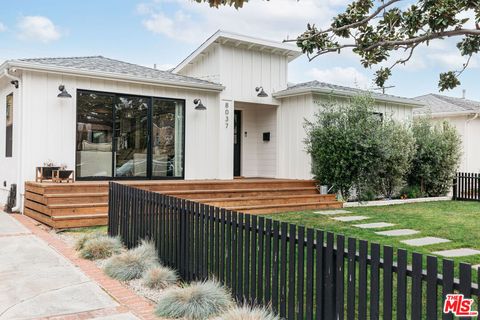 Photo of 8037 Dunbarton Avenue, Los Angeles, CA 90045 (MLS # 26641297)