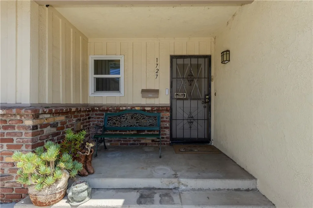 Anaheim, California 92805, United States, 5 Bedrooms Bedrooms, ,2 BathroomsBathrooms,Residential,Active,151842