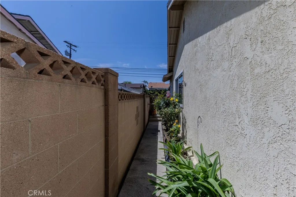 Anaheim, California 92805, United States, 5 Bedrooms Bedrooms, ,2 BathroomsBathrooms,Residential,Active,151842