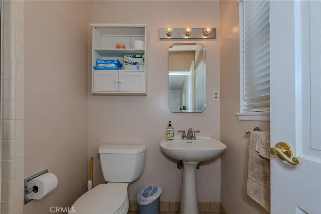 Anaheim, California 92805, United States, 5 Bedrooms Bedrooms, ,2 BathroomsBathrooms,Residential,Active,151842