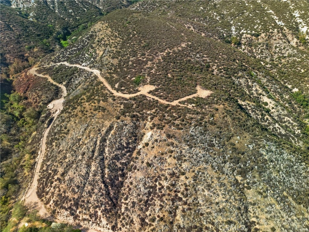 2 Hill Drive W