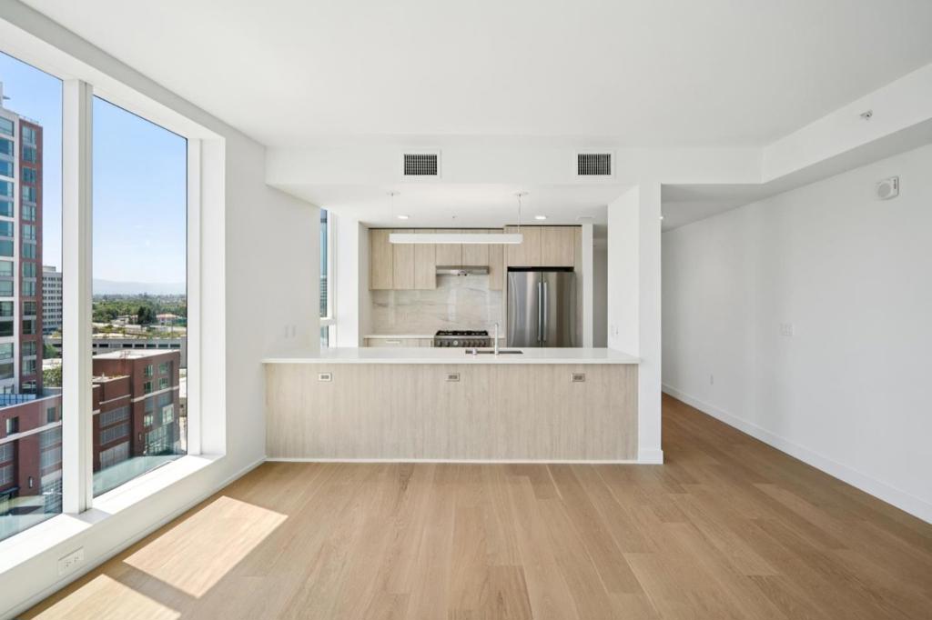 188 W Saint James Street 11119