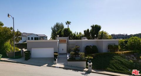 Photo of 1708 Clear View Drive, Beverly Hills, CA 90210 (MLS # 26646083)