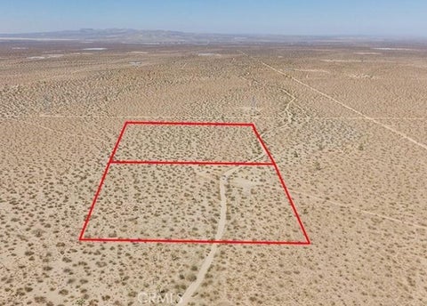 Photo of 15000 Lessing Road, Phelan, CA 92371 (MLS # HD26214375)