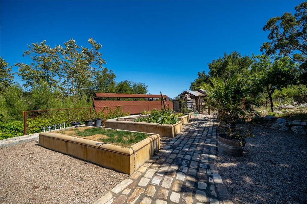 East of 101(500) - Residential