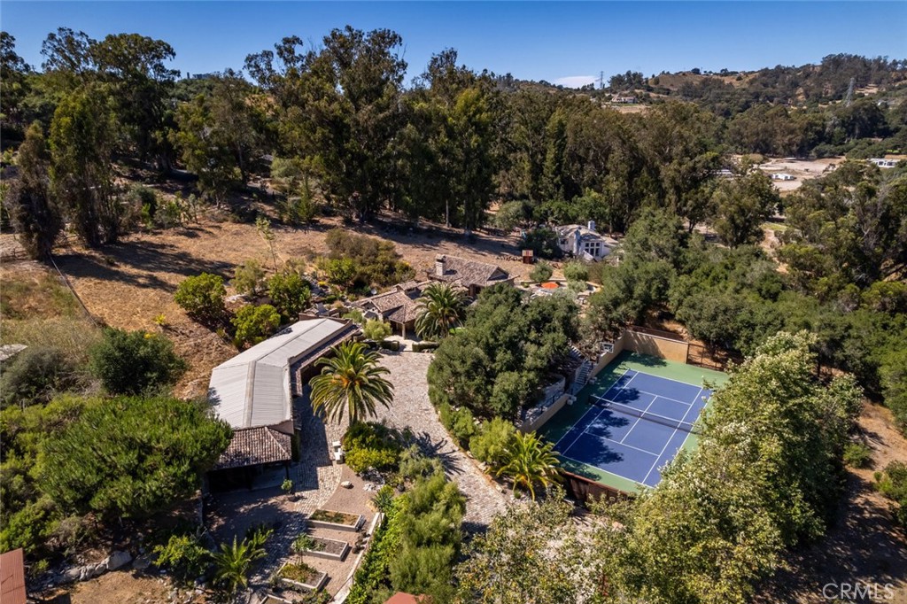 East of 101(500) - Residential