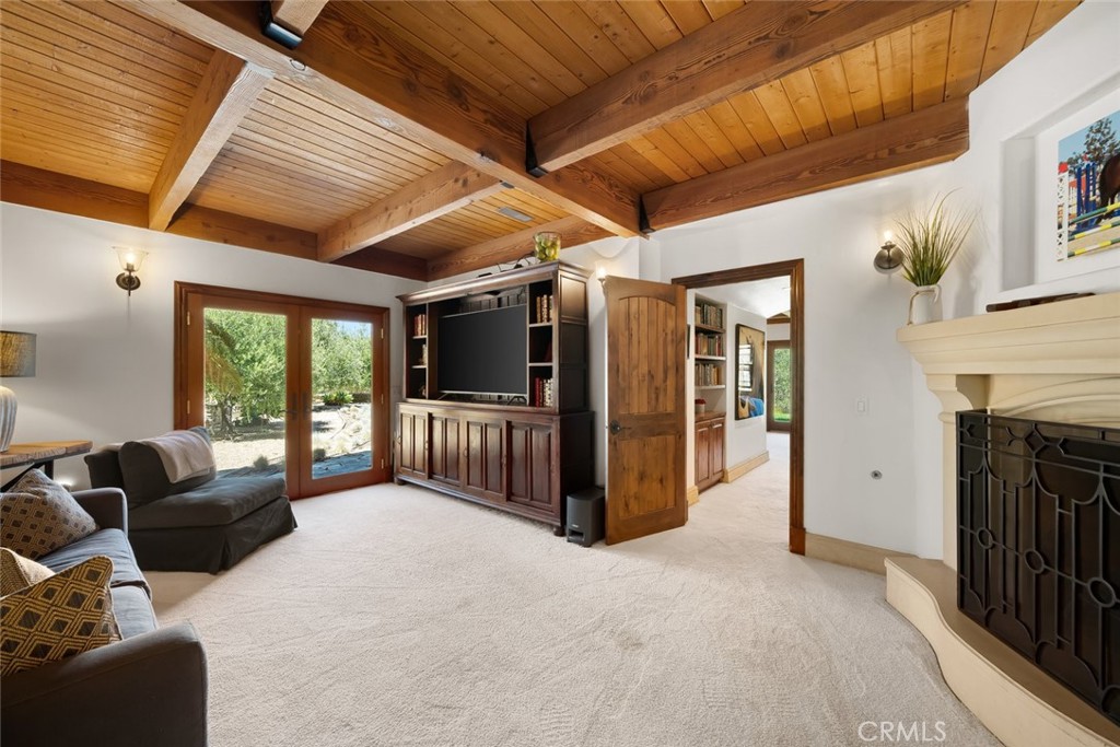 East of 101(500) - Residential