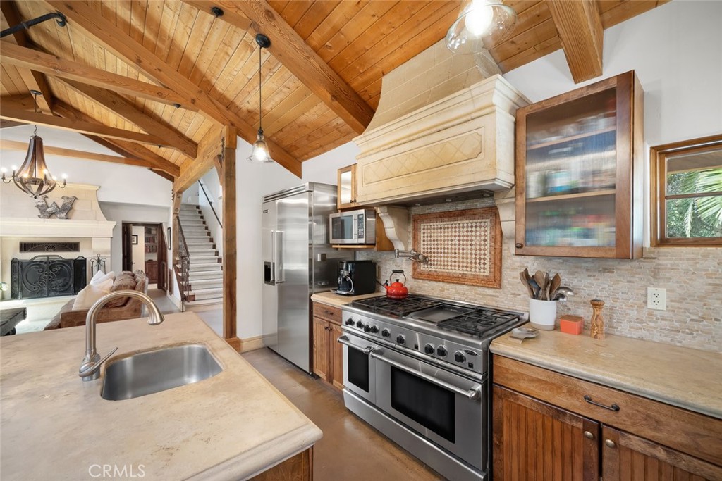 East of 101(500) - Residential
