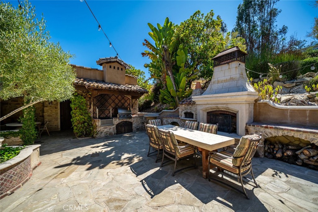 East of 101(500) - Residential