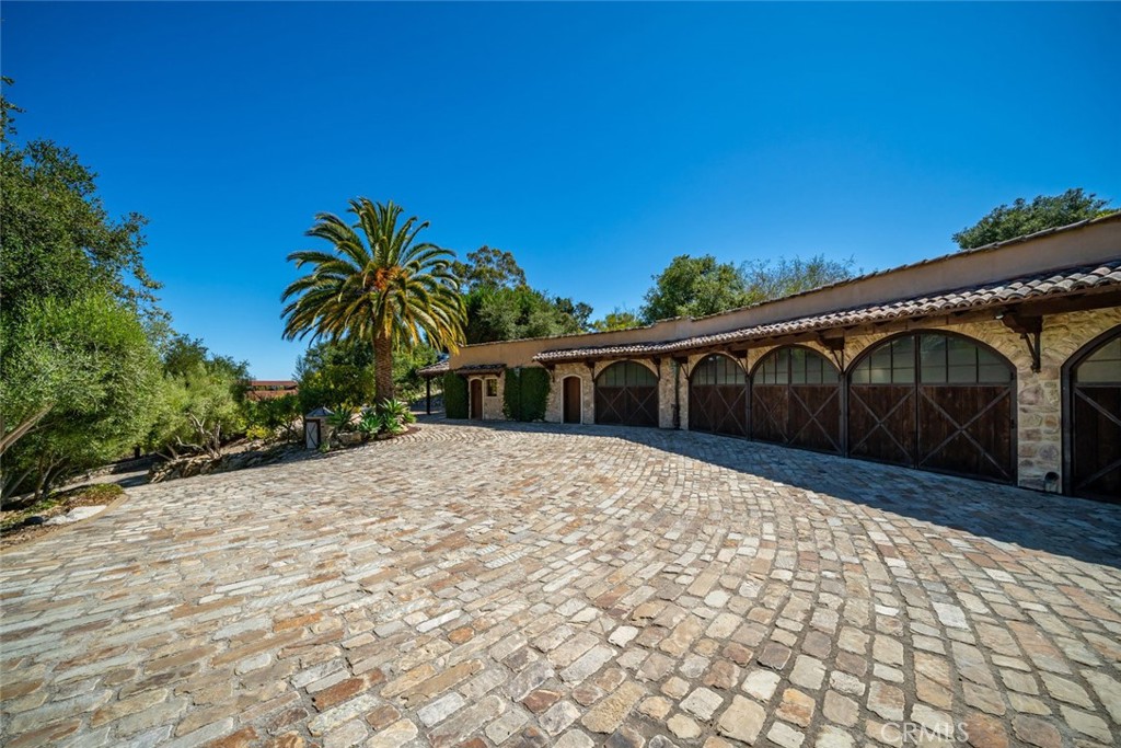 East of 101(500) - Residential