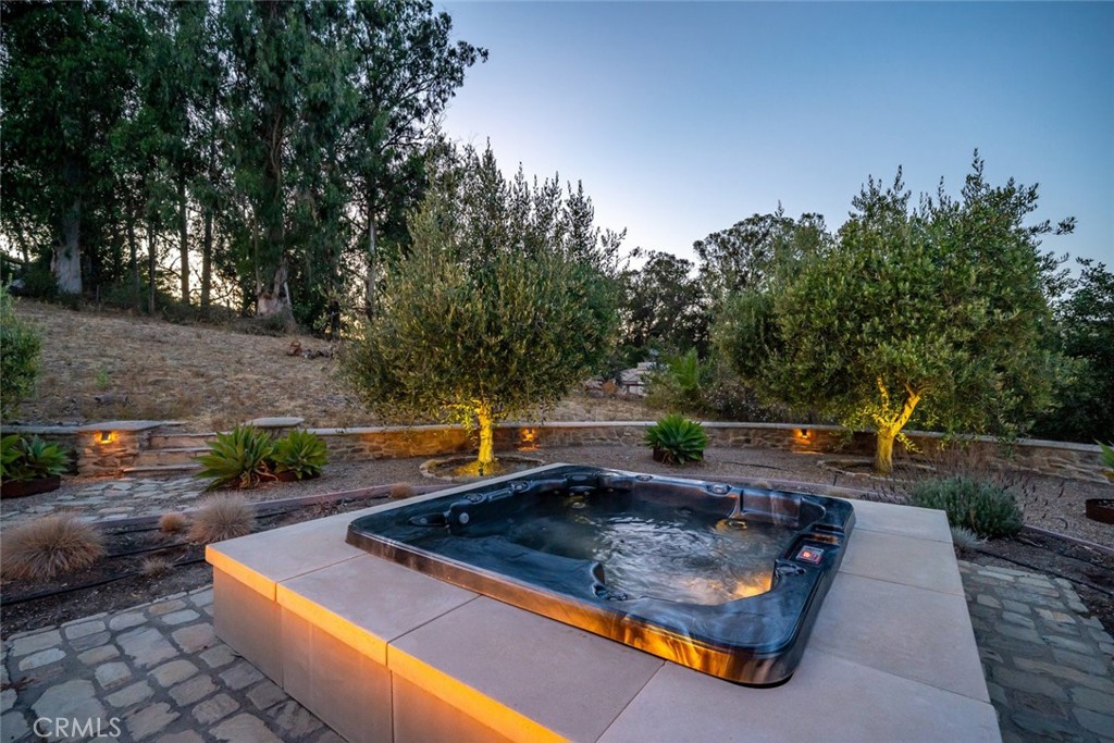 East of 101(500) - Residential