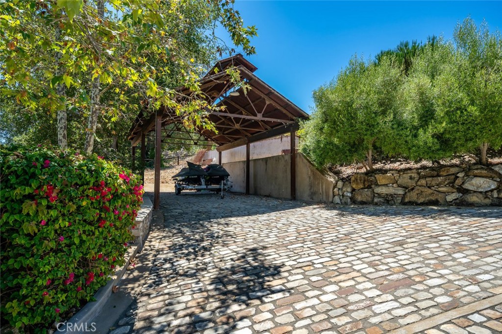 East of 101(500) - Residential