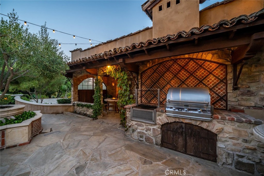 East of 101(500) - Residential