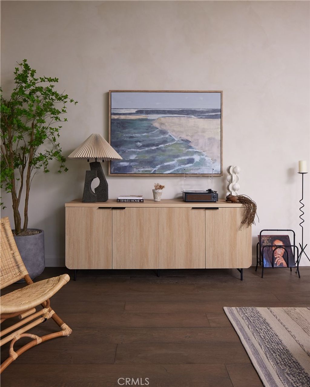 Photo of 17856 Cathedral Pl, Encino, CA 91316 (MLS # SR26038293)