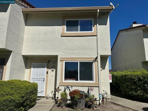 Photo of 4 Sheffield Ct Ct, San Pablo, CA 94806 (MLS # 41127751)