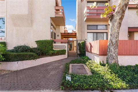 Photo of 21054 Parthenia #11, Canoga Park, CA 91304 (MLS # GD25276820)
