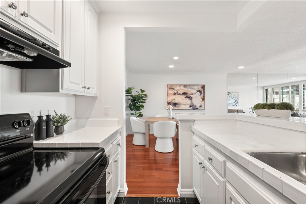 8640 Gulana Ave K3017