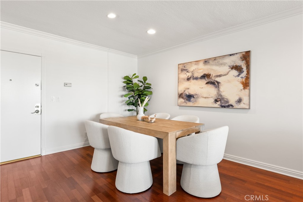 8640 Gulana Ave K3017