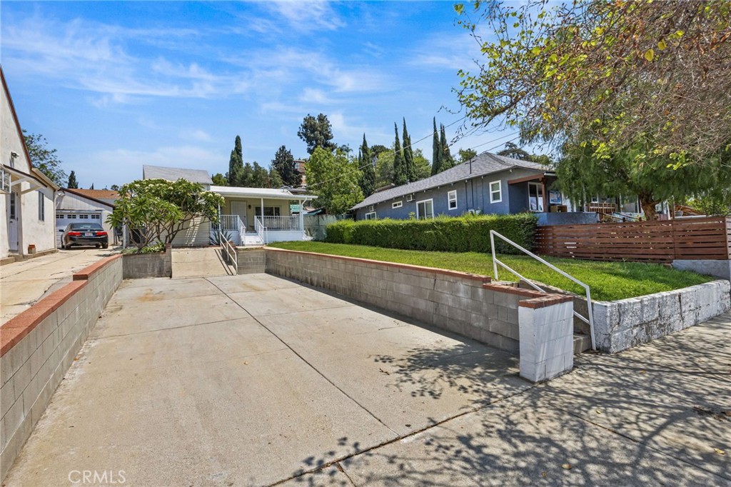 5807 Meridian Street