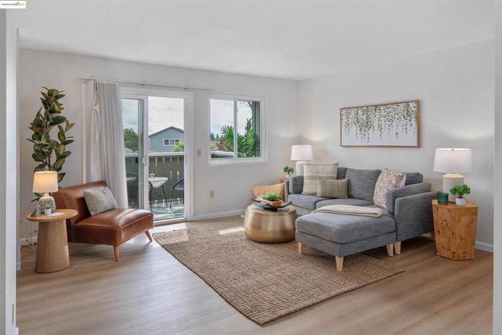 FLORESTA GARDENS - Residential