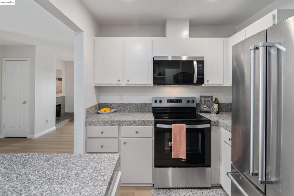 FLORESTA GARDENS - Residential