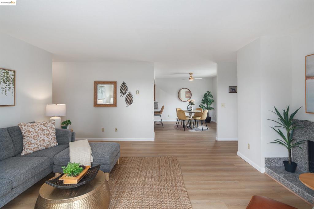 FLORESTA GARDENS - Residential
