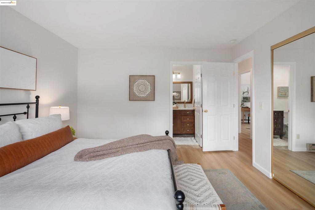FLORESTA GARDENS - Residential