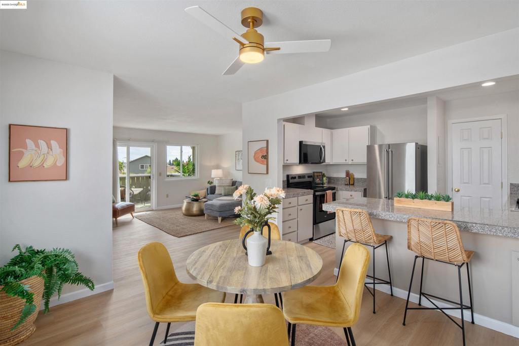 FLORESTA GARDENS - Residential