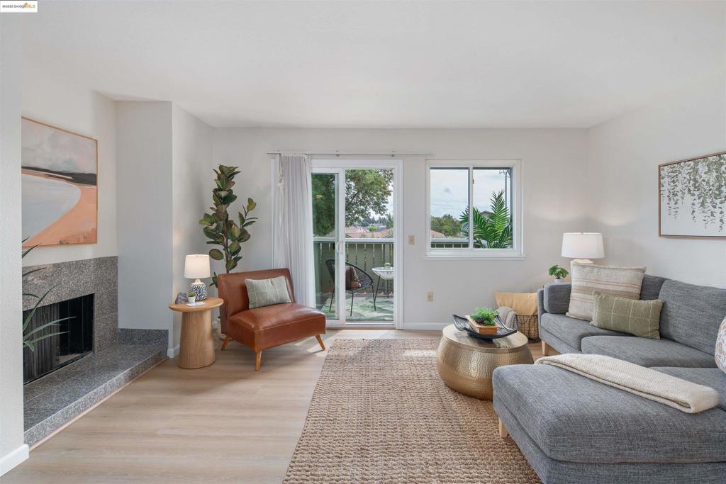 FLORESTA GARDENS - Residential