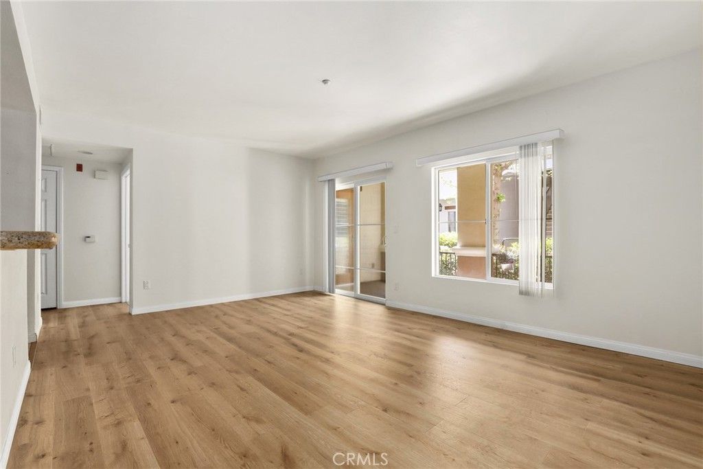 Photo of 469 Country Club Dr #114, Simi Valley, CA 93065 (MLS # BB26058111)