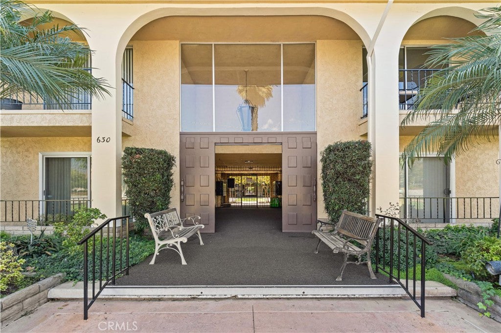 630 W Huntington Dr # 216