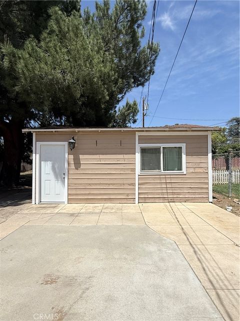 Photo of 809 E Colton Avenue, Redlands, CA 92374 (MLS # IG26092385)