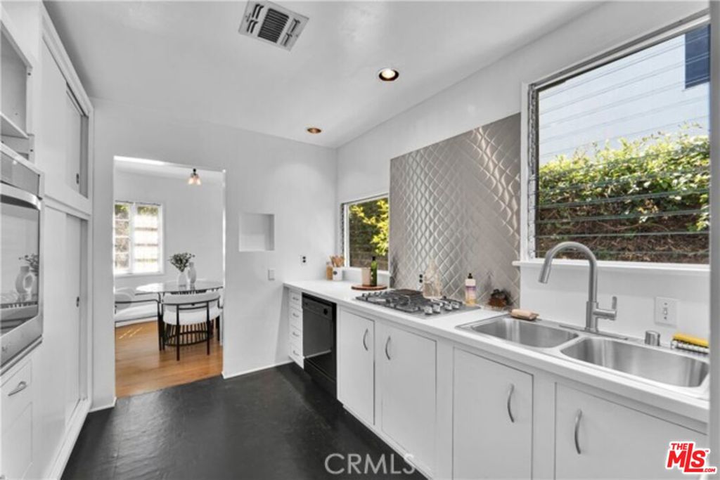 4227 Van Nuys Boulevard