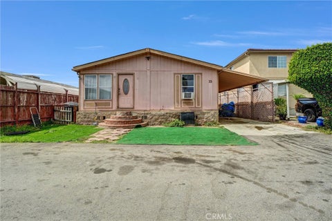 Photo of 5450 N Paramount BLVD, Long Beach, CA 90805 (MLS # DW26208353)