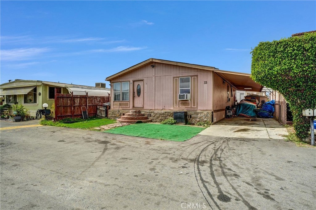 5450 N Paramount