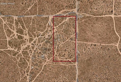 Photo of 15 Street East & Avenue L-4, Palmdale, CA 93552 (MLS # 219146111DA)