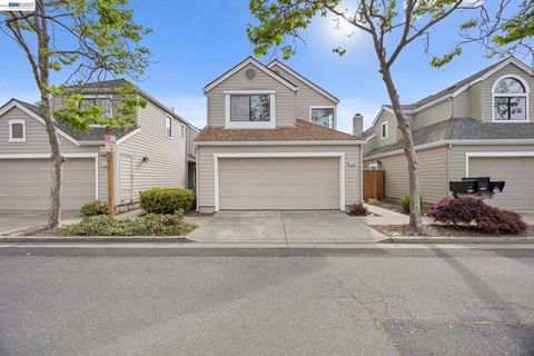 Photo of 1068 Foster St St, Alameda, CA 94502 (MLS # 41129777)