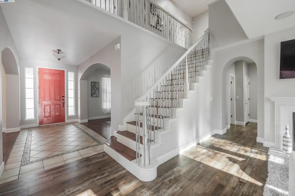 FAIRVIEW - Residential