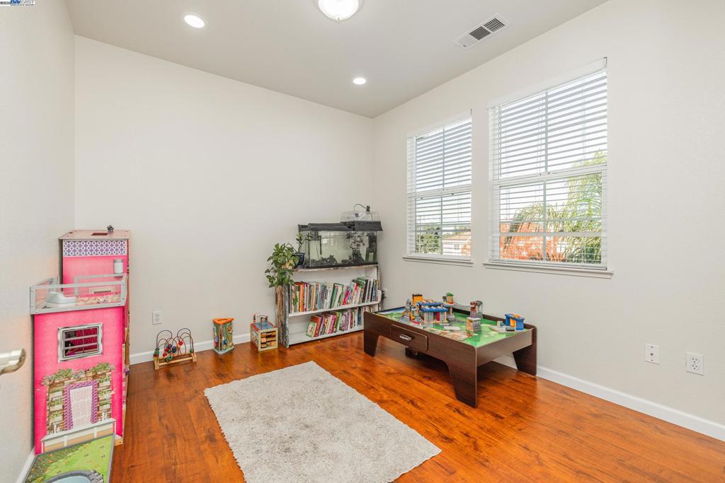 FAIRVIEW - Residential